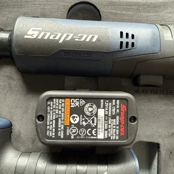 Snap On 262CTSS01FGMA 3/8 Impact Ratchet Socket To Go Set Power Blue