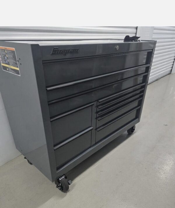 screenshot-95 snap on tool /chest 
10 drawers gray in color it's new