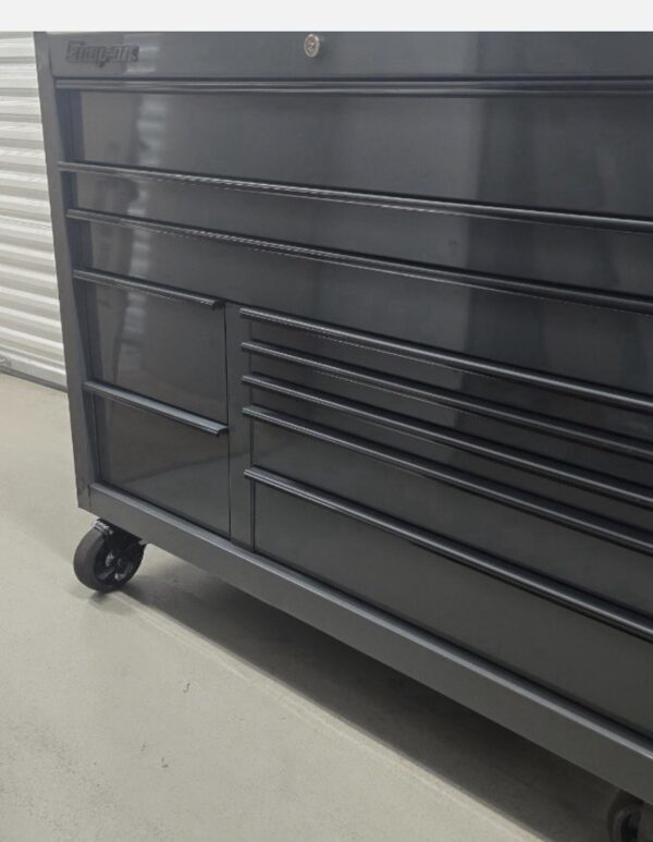screenshot-91 snap on tool /chest 
10 drawers gray in color it's new