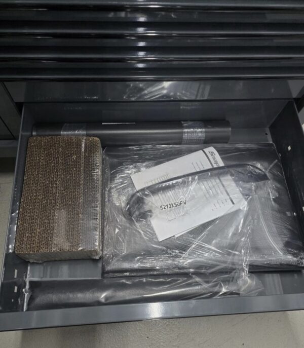 screenshot-96 snap on tool /chest 
10 drawers gray in color it's new